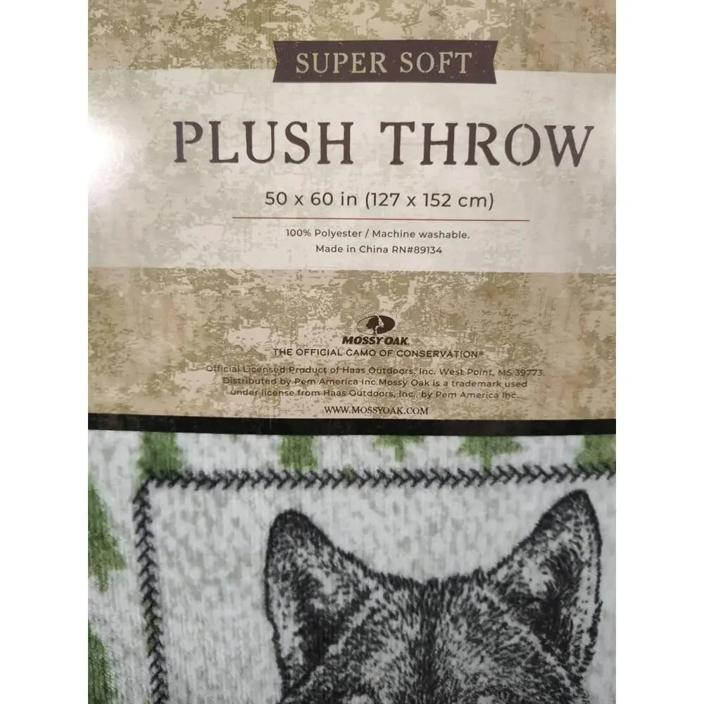 Mossy Oak Plush Reverse To Sherpa Throw 50X60 Forrest Buck Wolf Patch Pattern